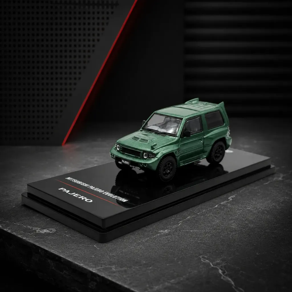 INNO64 MITSUBISHI PAJERO EVOLUTION GREEN
